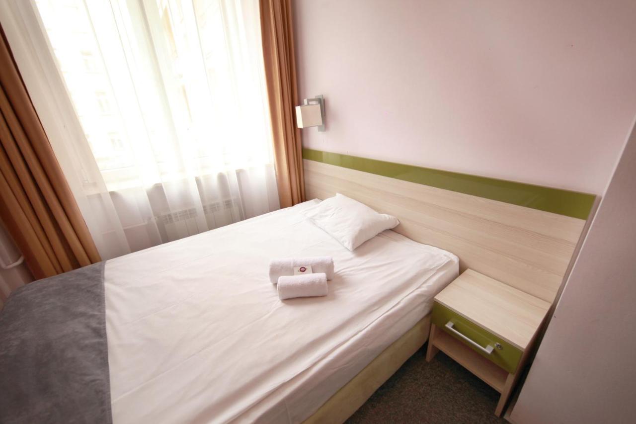 Mały Pokój Jednoosobowy ze wspólną łazienką
